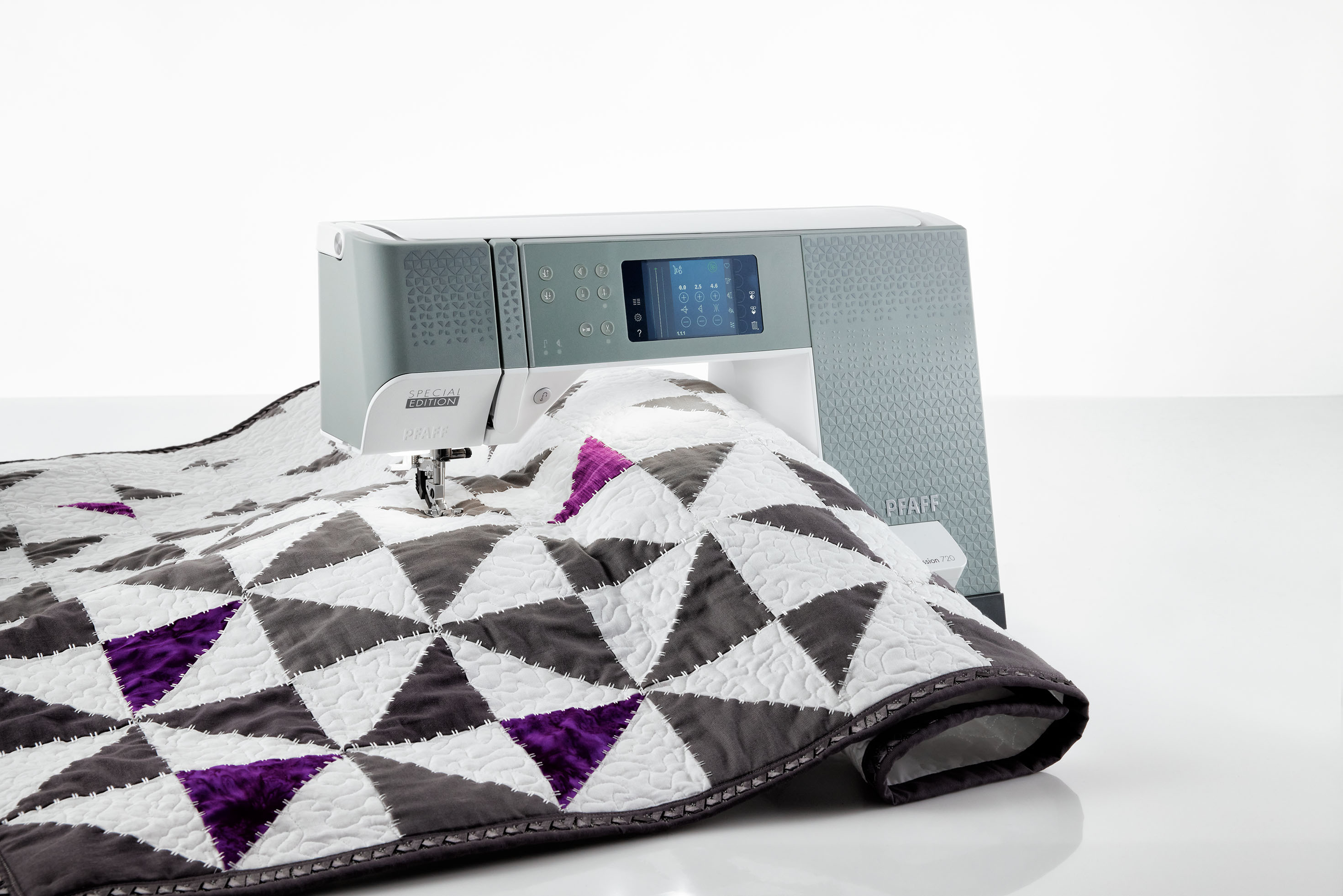 Quilt Expression 720 SE
